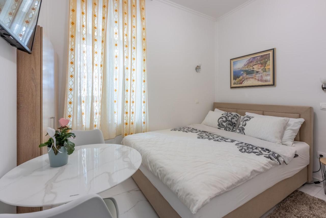 Lucia Apartment *